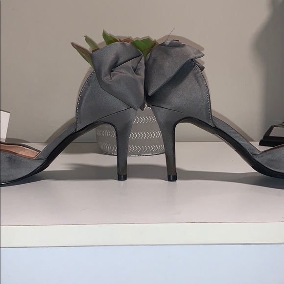 Dressy satin heels with bow - Picture 4 of 5